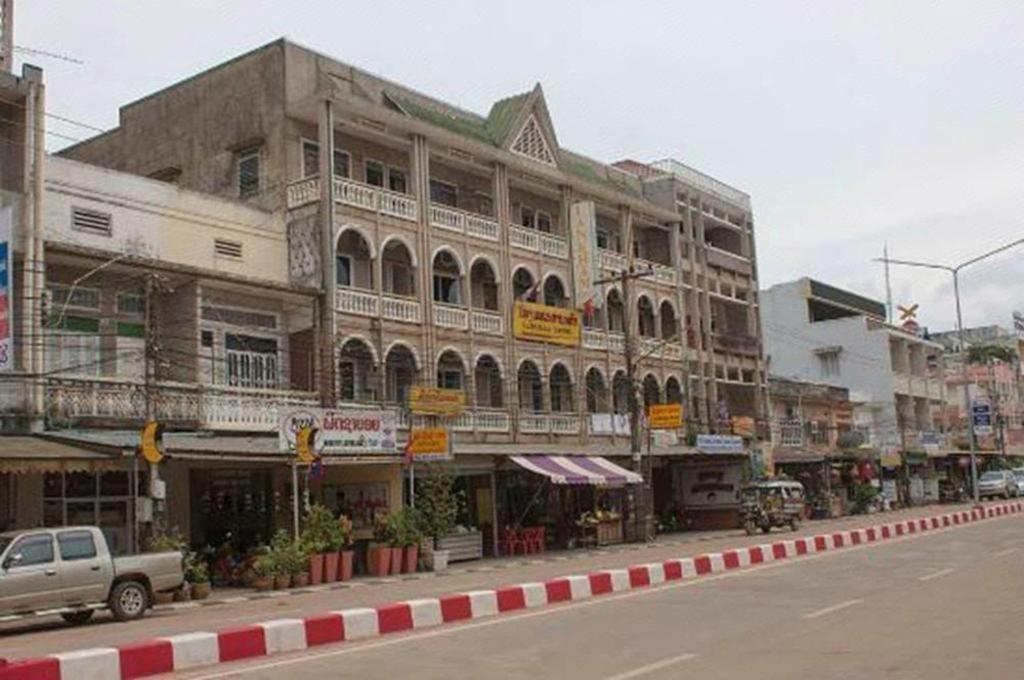 Lankham Hotel Pakse Exterior foto